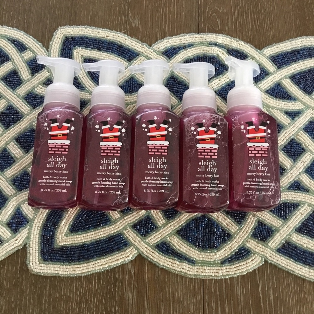5 Bath & Body Works Sleigh All Day Merry Berry Kiss Foaming Hand Soap 8.75 fl.oz
